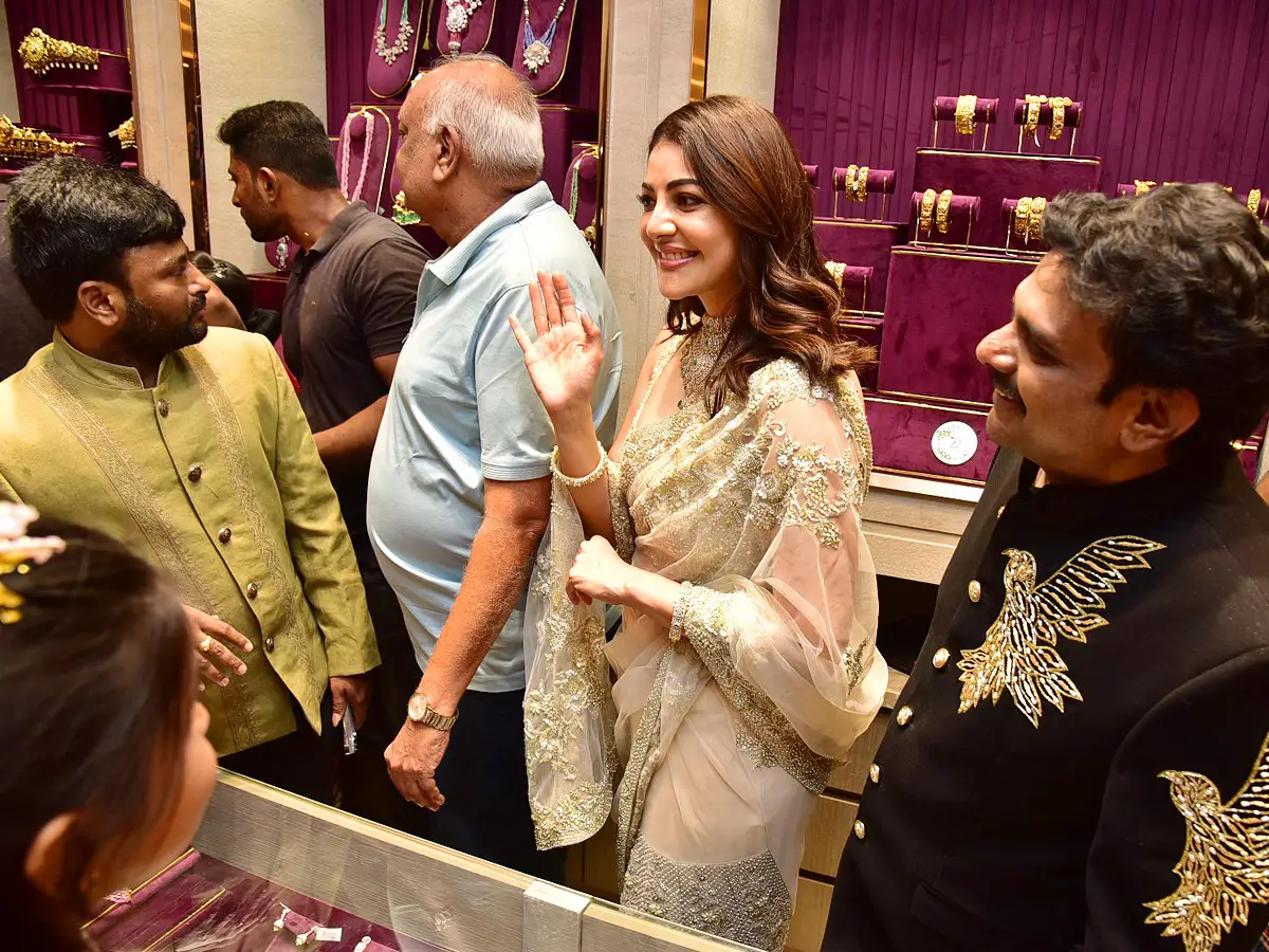 Kajal Aggarwal Launched Devi Pavitra Gold Diamonds Jewellery Store